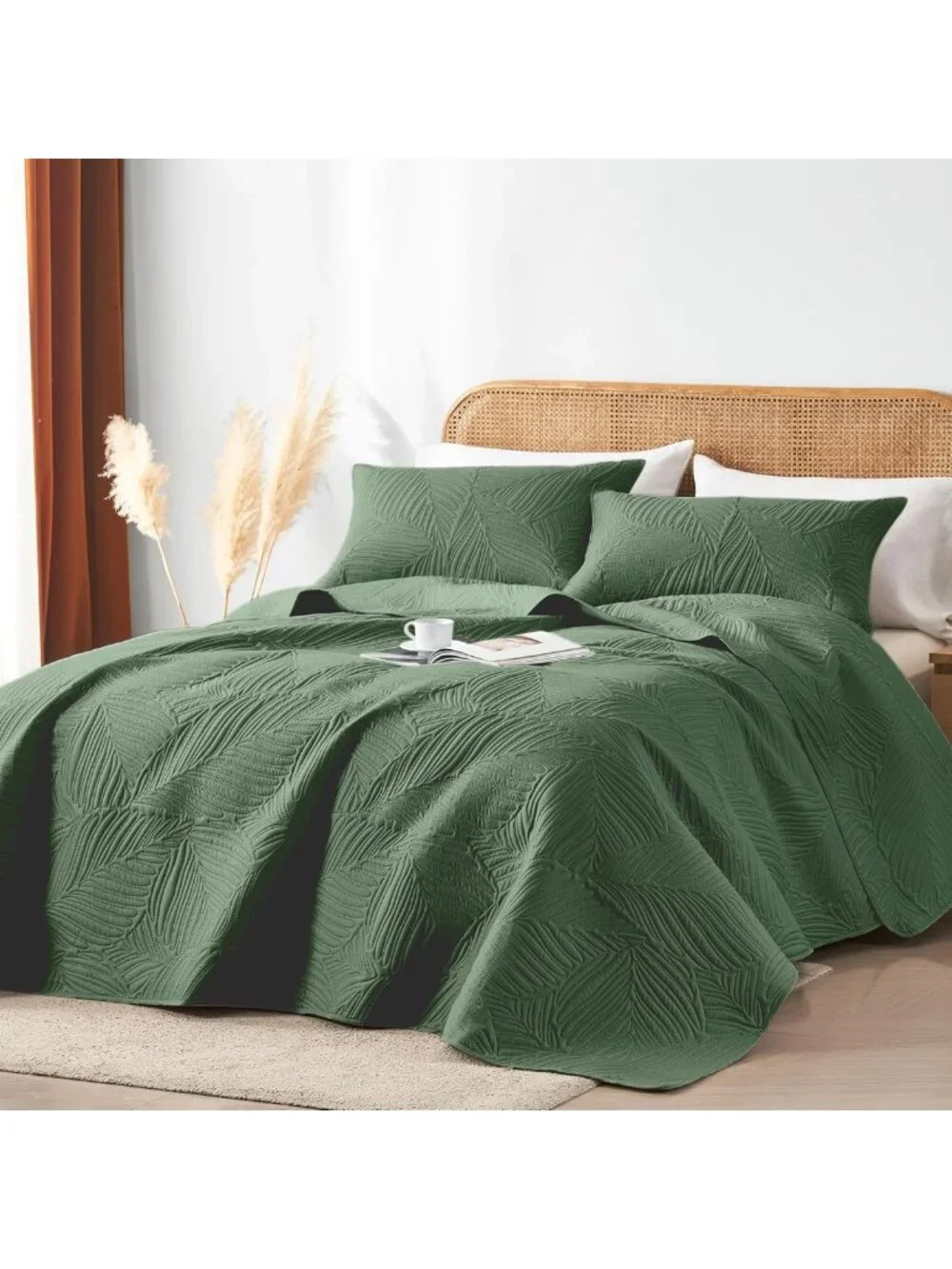 Lightweight Olive Green King Quilt Set, Soft Microfiber Bedspread with Leaf